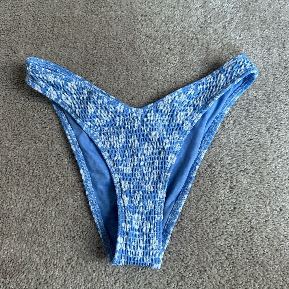 Hollister Swim Blue Floral Textured Wrap Bikini Top Small - Picture 2 of 3